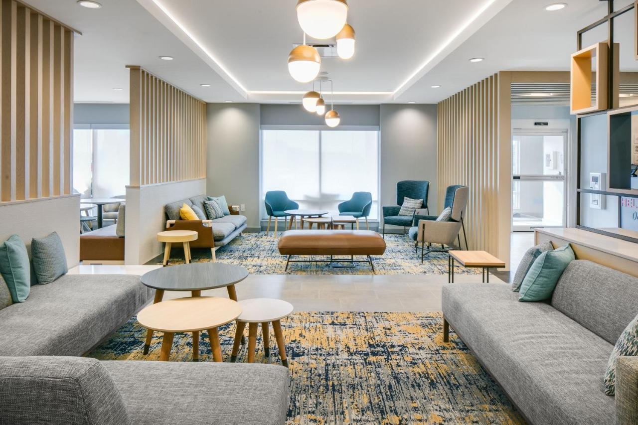 Towneplace Suites By Marriott Oconomowoc Eksteriør bilde