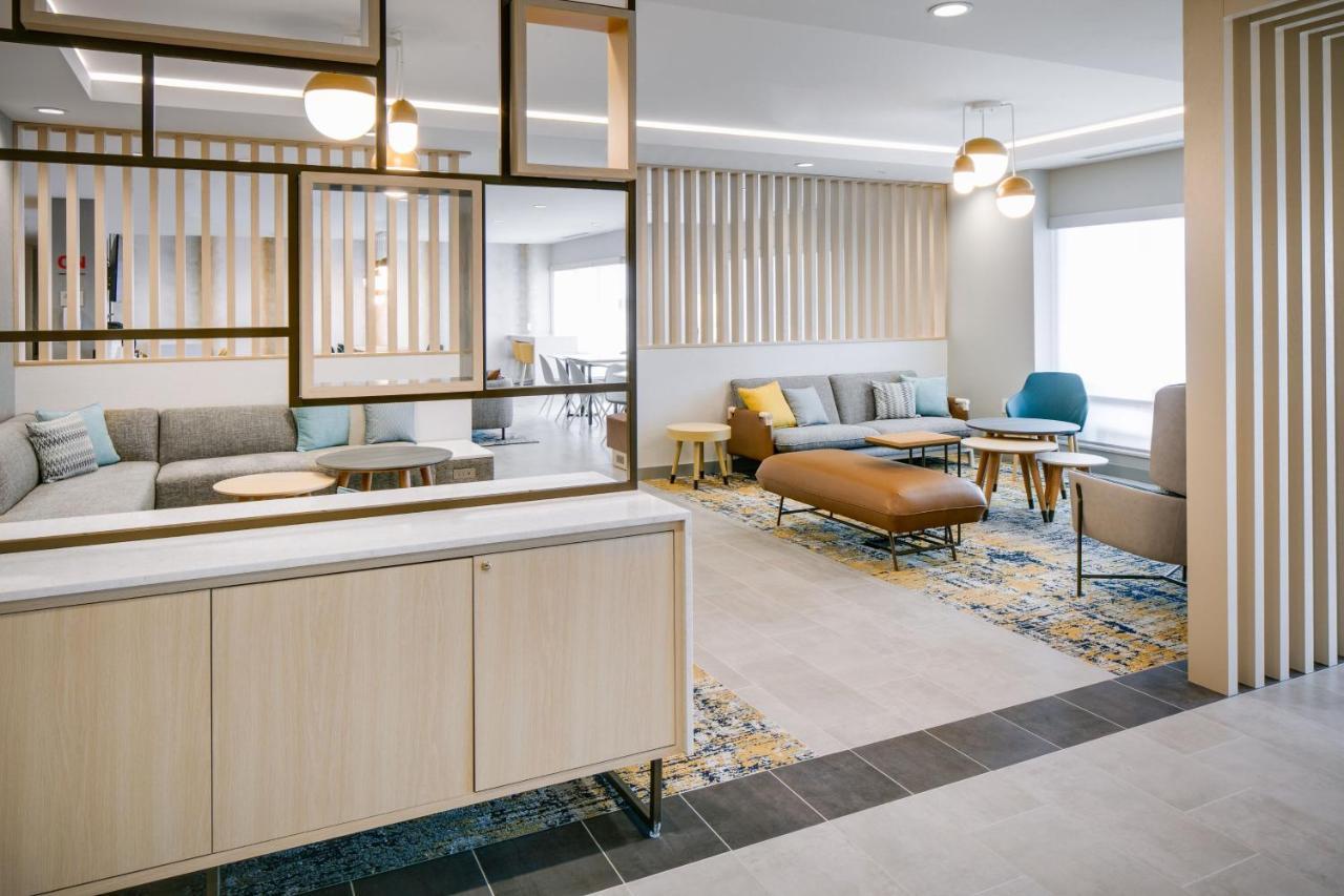 Towneplace Suites By Marriott Oconomowoc Eksteriør bilde