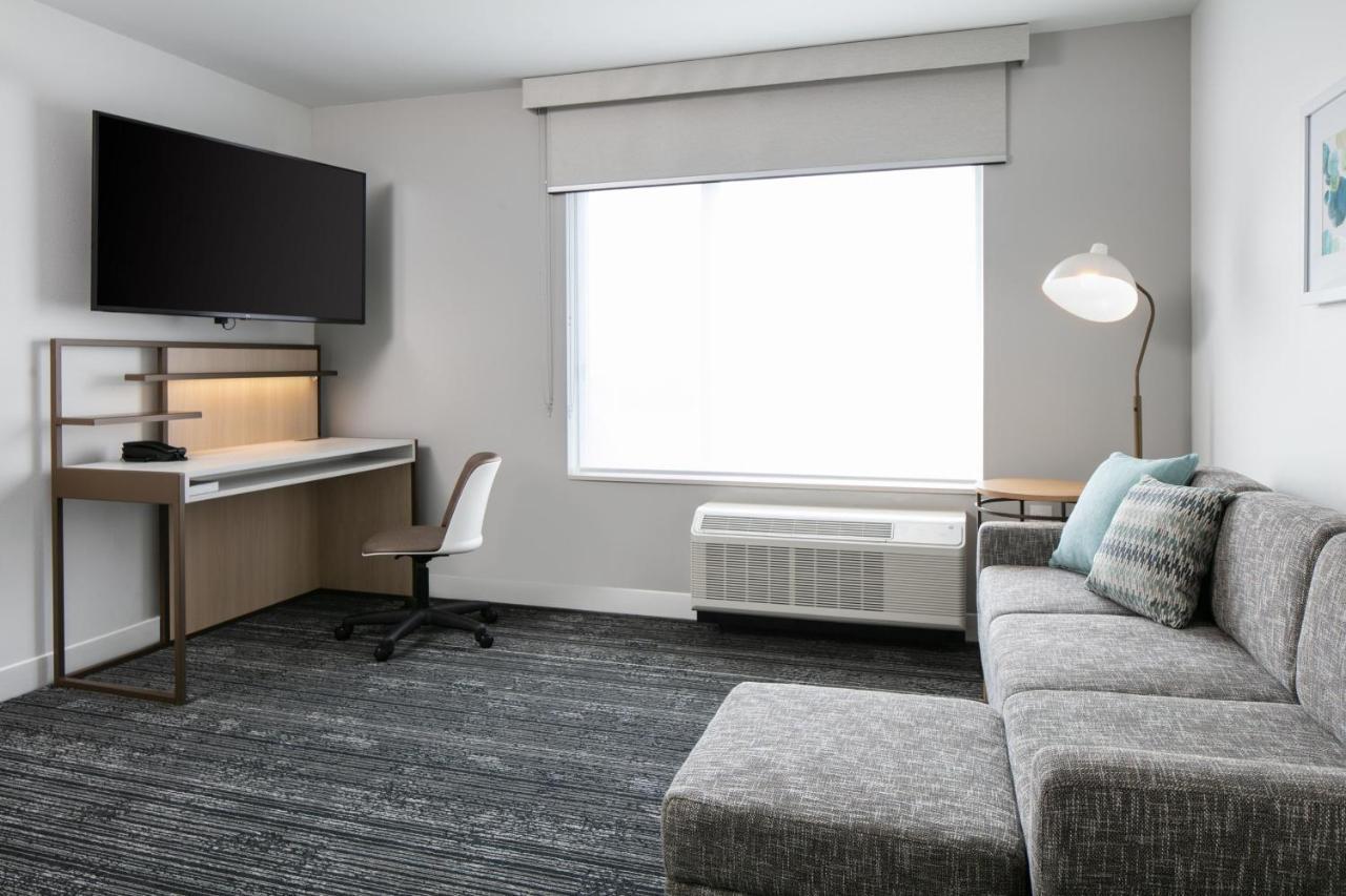 Towneplace Suites By Marriott Oconomowoc Eksteriør bilde