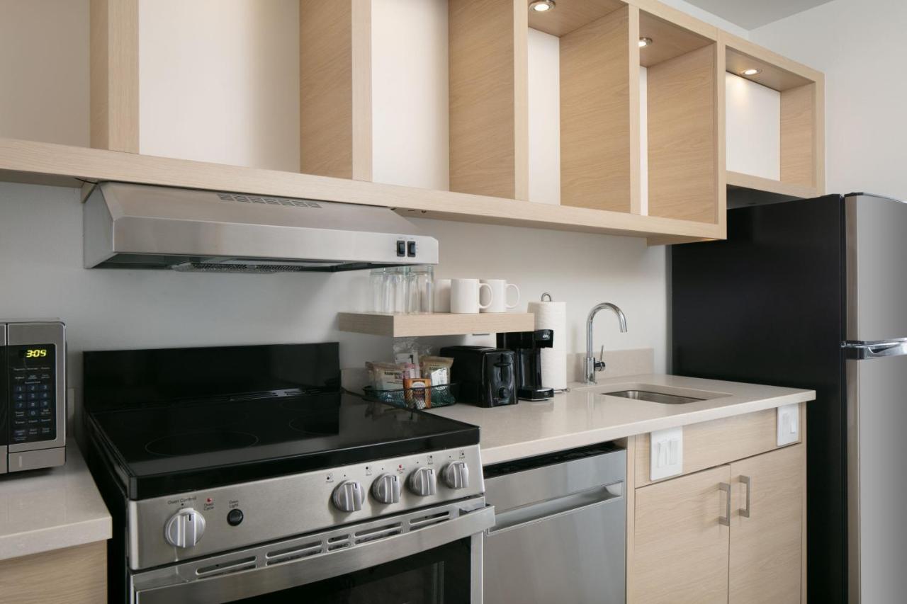 Towneplace Suites By Marriott Oconomowoc Eksteriør bilde