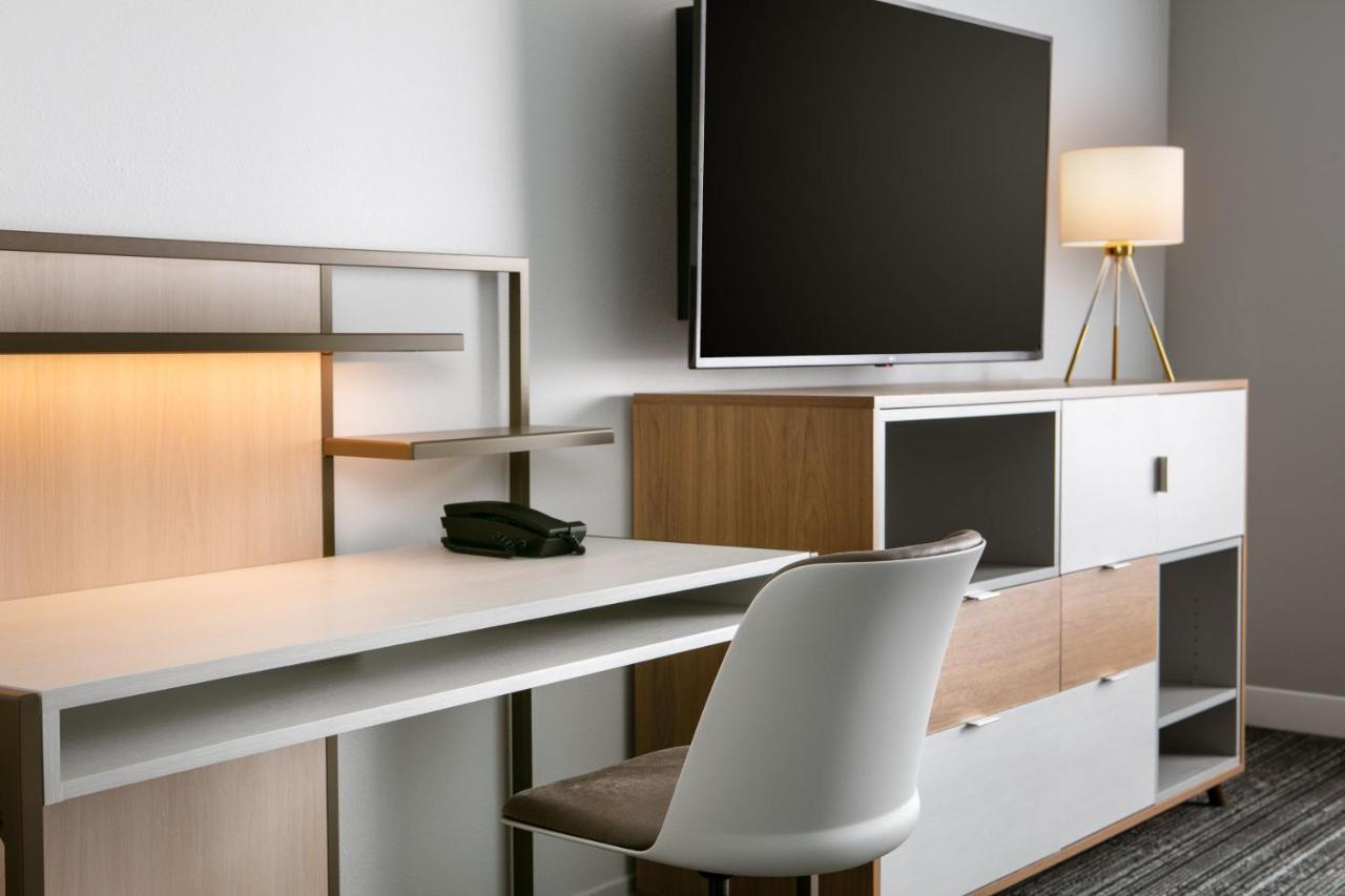 Towneplace Suites By Marriott Oconomowoc Eksteriør bilde