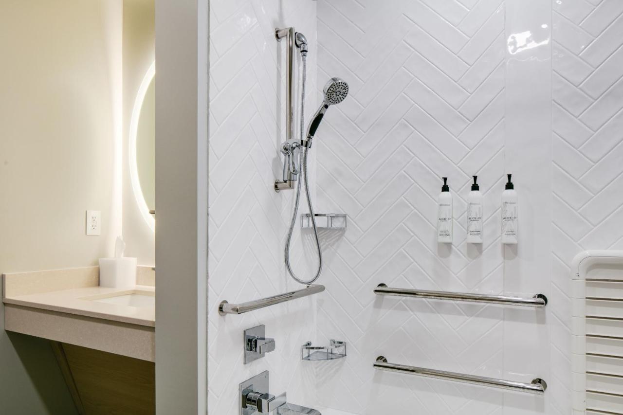 Towneplace Suites By Marriott Oconomowoc Eksteriør bilde