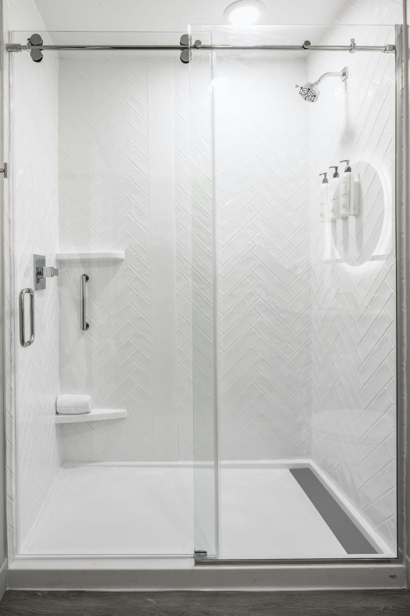Towneplace Suites By Marriott Oconomowoc Eksteriør bilde